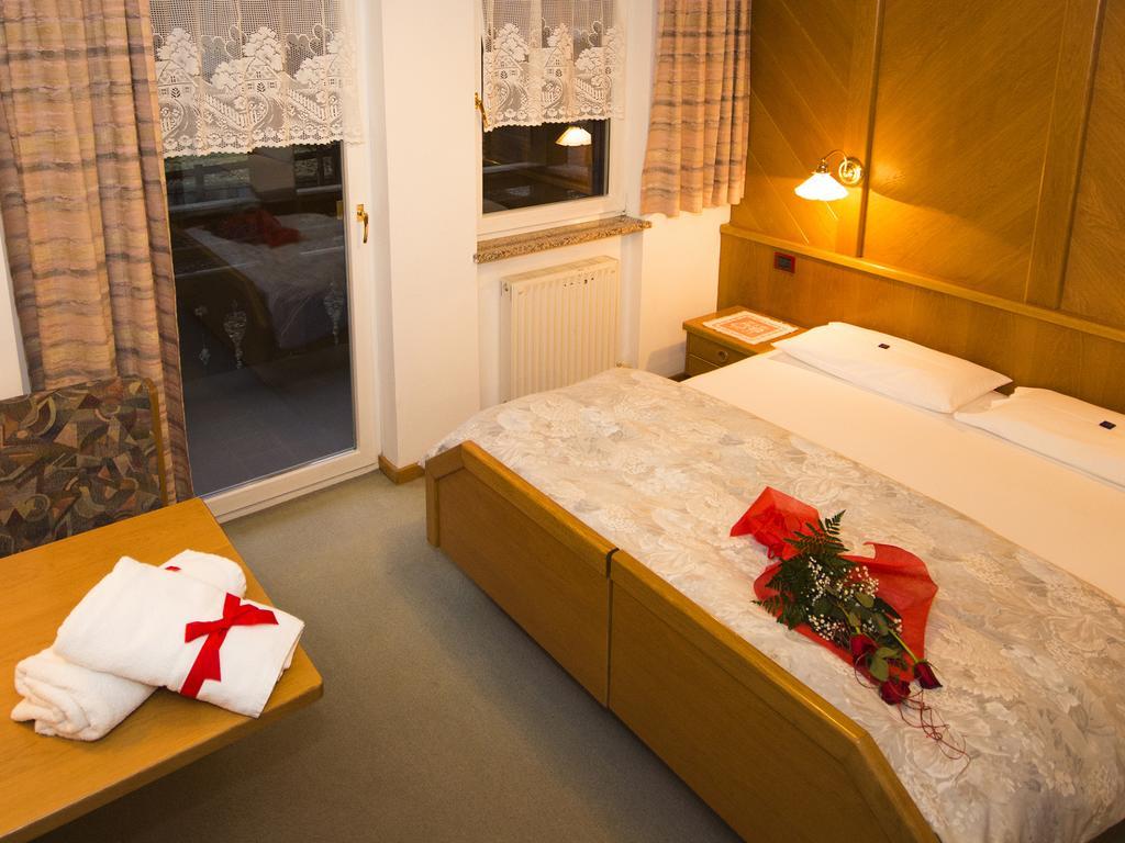 Residence Cirelle Suite & Spa Canazei Pokój zdjęcie